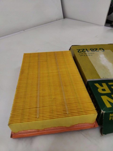 Mann-Filter C 28 122 Filtr powietrza
